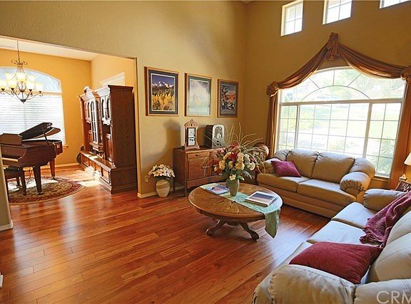 2nd image of 1634 Riverglen Dr