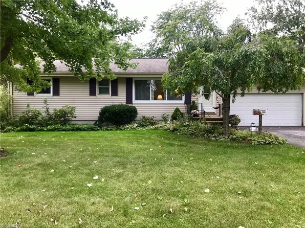 800 Greenlawn Ave, Amherst, OH 44001
