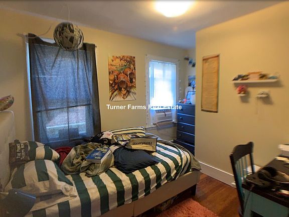4th image of 197 College Ave