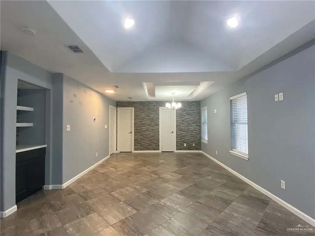 2 bed, 4.0 bath, 1000 sqft, $995 — Photo 2