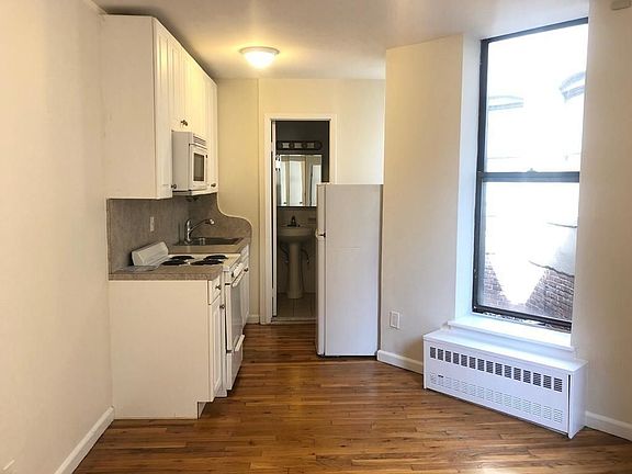 3rd image of 951 Amsterdam Ave APT 5