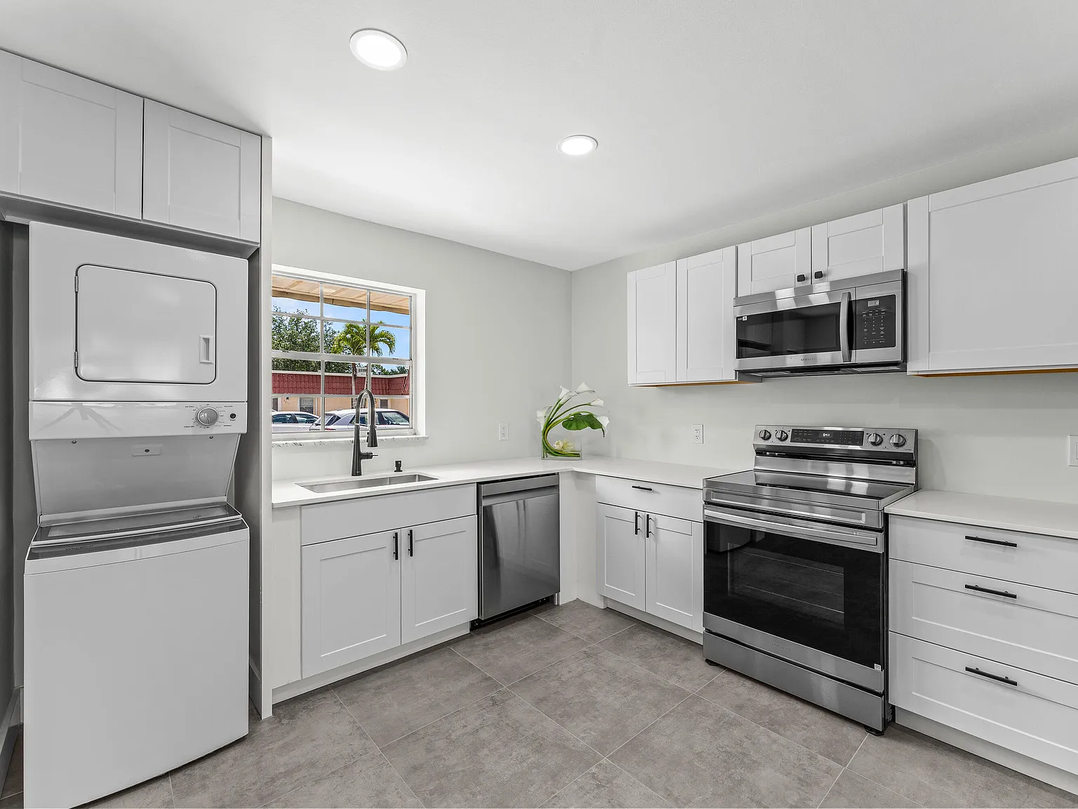 2 bed, 2.0 bath, 1088 sqft, $2,300 — Photo 1