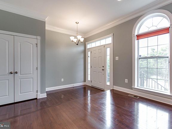 5th image of 7652 Elmcrest Rd