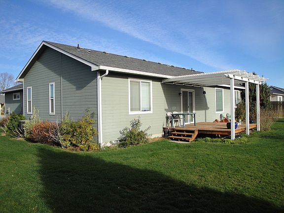 3rd image of 5004 Hilltop Dr