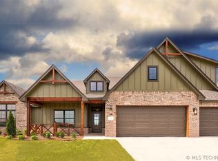 8709 E Detroit St, Broken Arrow, OK 74014