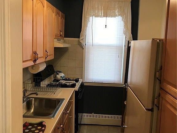 4th image of 2028 E 57th St