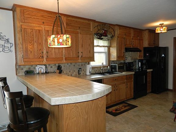 3rd image of 168 Lynnside Dr
