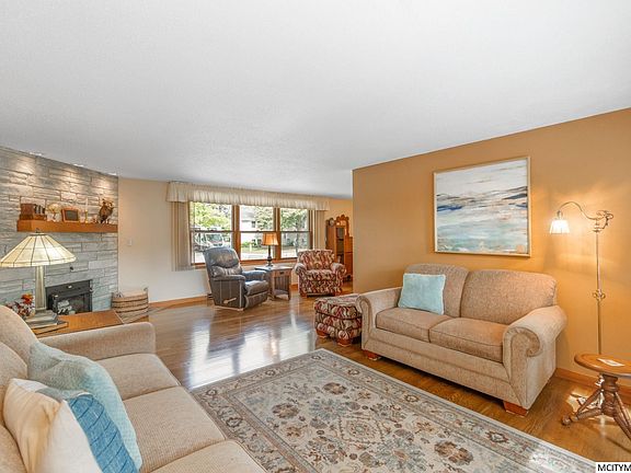 5th image of 347 Lakeview Dr