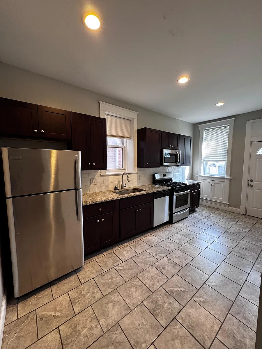 Building Photo - 4320 Chouteau Ave #1F