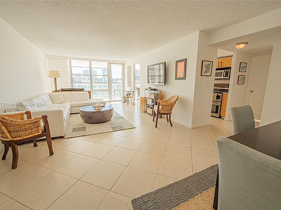 5th image of 230 174th St APT 615
