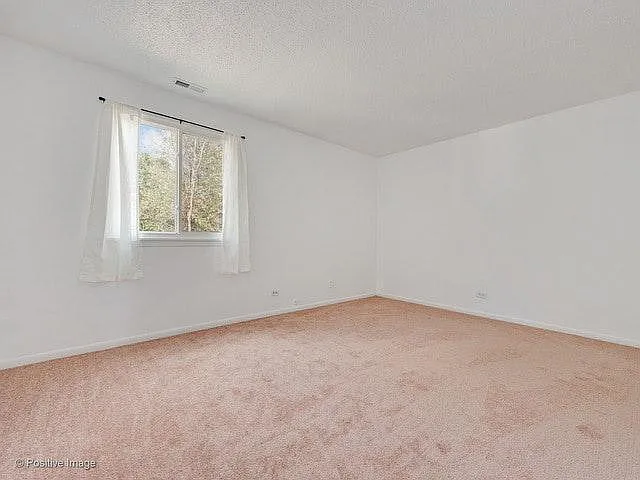 1812 Whitney Drive — Photo 4