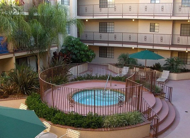 301 E Verdugo Ave #208 — Photo 2