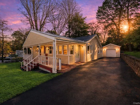 10 Pinedale Avenue, Farmingville, NY 11738