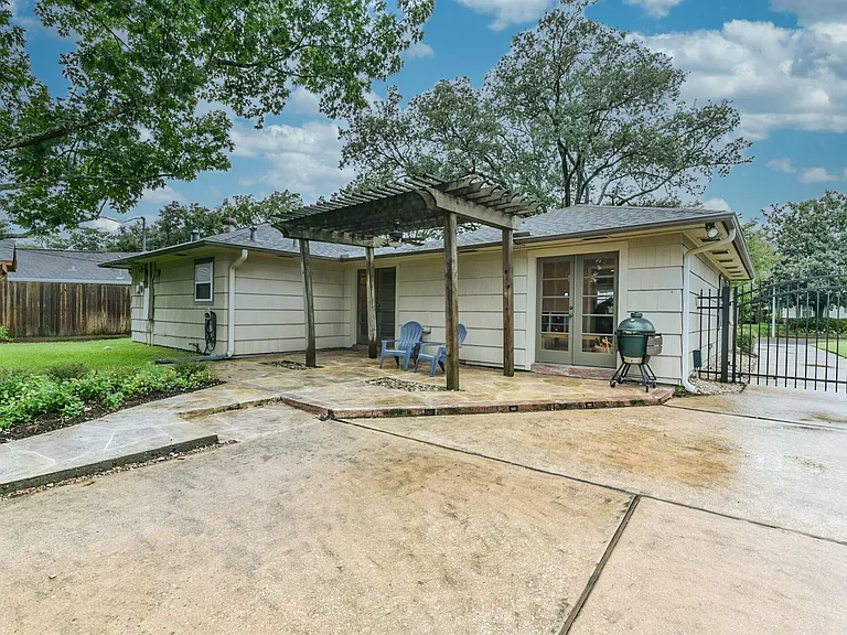 906 Bay Oaks Rd — Photo 24