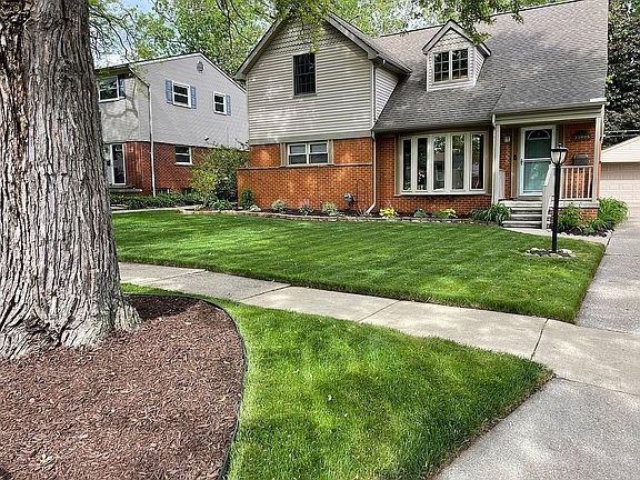3rd image of 33995 Glenview Dr