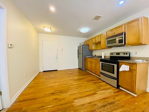 5th image of 406 15th St #D1