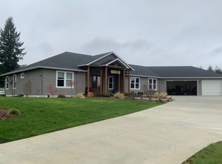 4866 Columbia Heights Rd, Longview, WA 98632