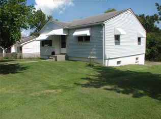 14 Crest Dr, Nitro, WV 25143