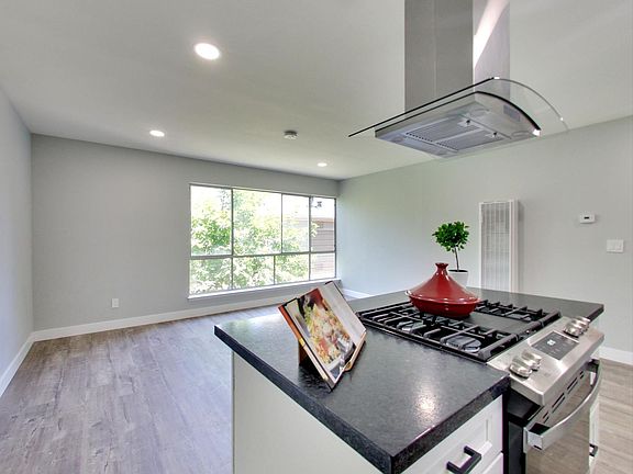5th image of 3720 Fruitvale Ave APT 19