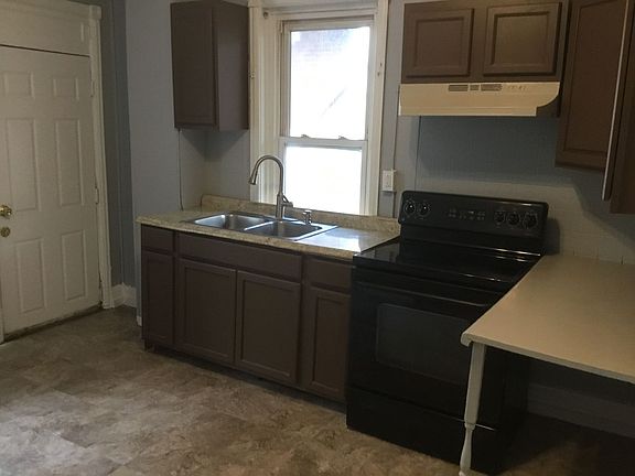 4th image of 1410 State St Floor 2