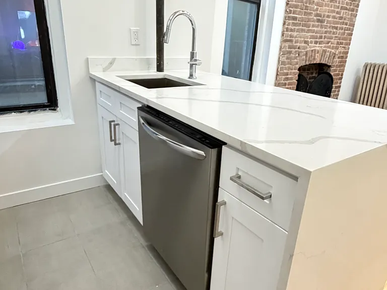 158 W 84th St #3C — Photo 6