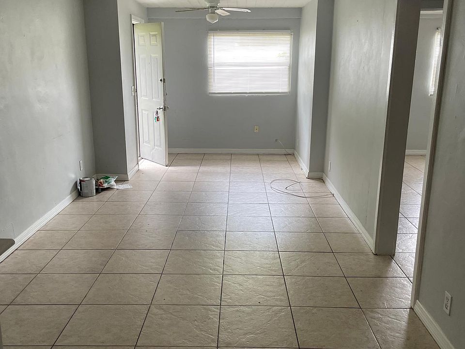 1st image of 32 W Illiana St #32