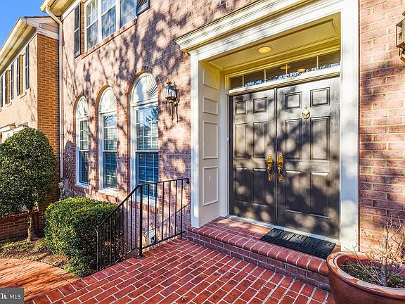 5th image of 8327 Turnberry Ct