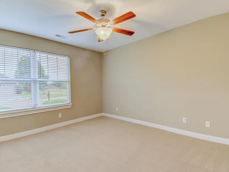 108 Corcoran Dr — Photo 20