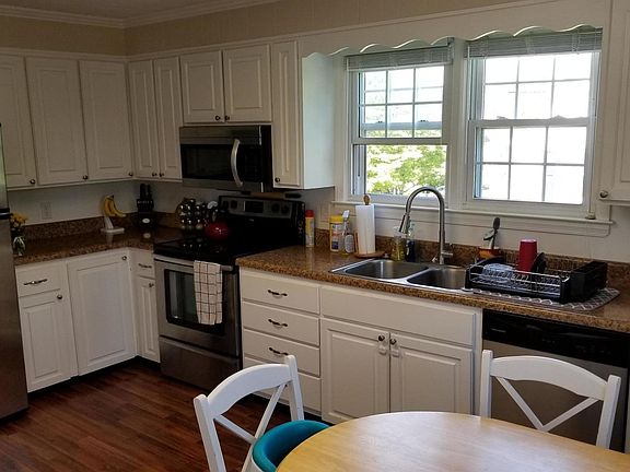 3rd image of 435 Orchard Ave