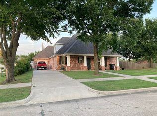610 S Hickory Ave, Bartlesville, OK 74003