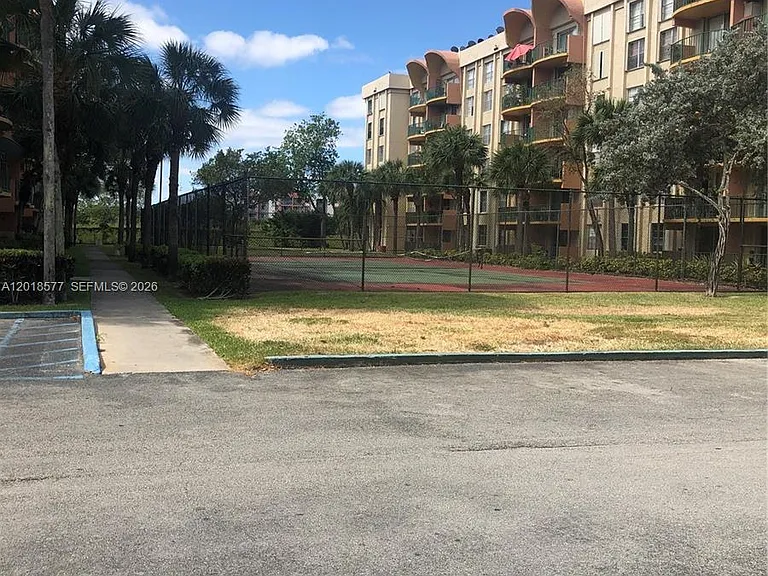 9350 Fontainebleau Blvd #204 — Photo 23