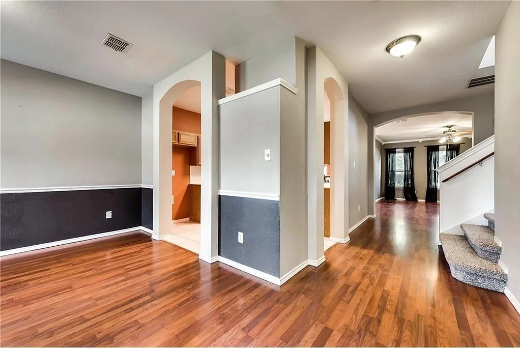 4 bed, 2.5 bath, 2411 sqft, $2,750 — Photo 4