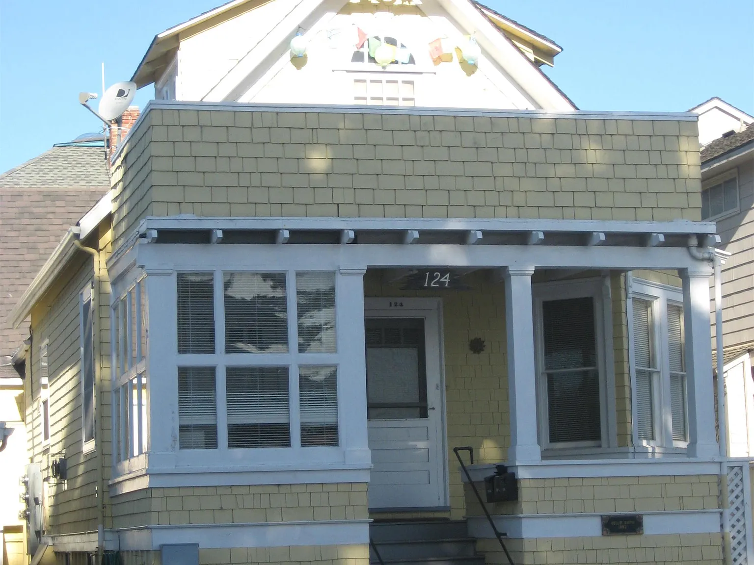 Grand Ave:124-124A - 124 1/2 — Photo 3