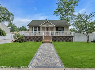354 Beverly Dr, Keyport, NJ 07735