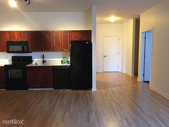 2nd image of 3301 Henry Ave #124