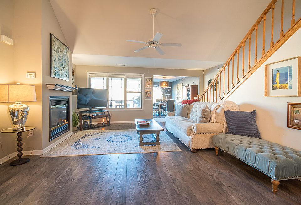 1st image of 480 N Silverbrook Dr Unit 202