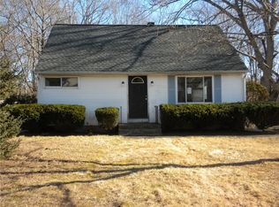 9 Sutton St, Smithfield, RI 02828