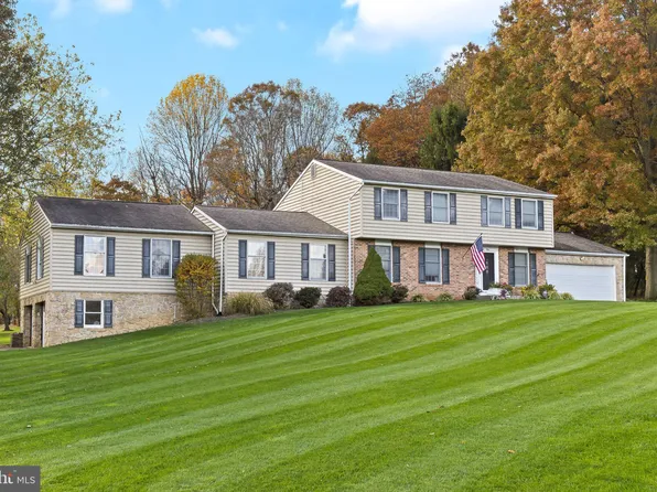 1 Still Pond Dr, New Freedom, PA 17349