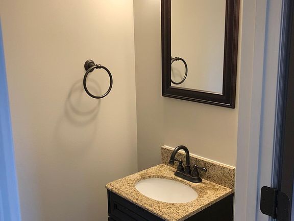 1/2 Bath