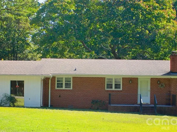 7218 Lakeside Dr, Charlotte, NC 28215