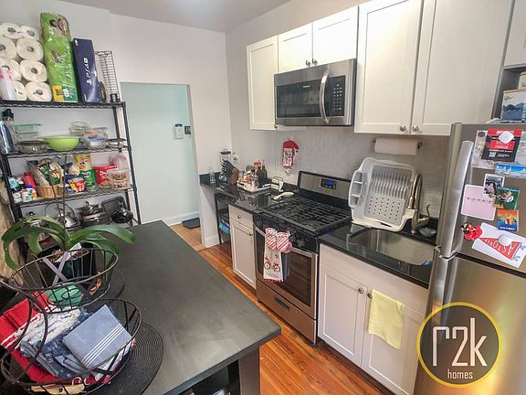 3rd image of 2828 29th St APT E4