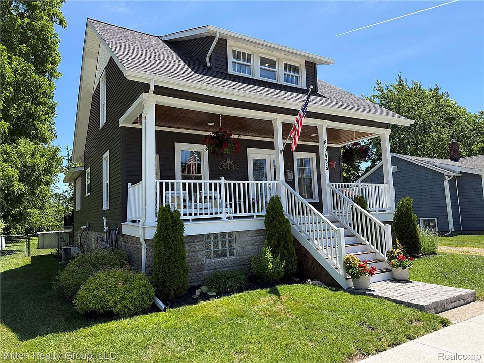1st image of 68436 Oak St
