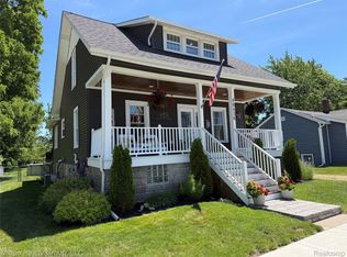 68436 Oak St, Richmond, MI 48062