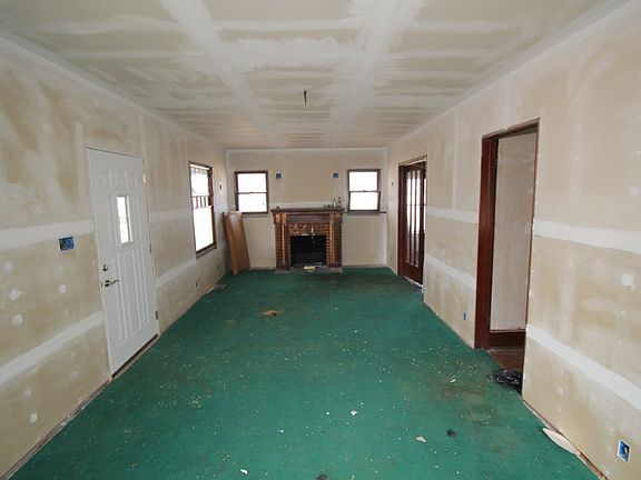 2nd image of 222 N Washington St