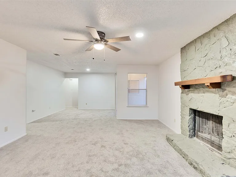 2807 Firecrest Dr — Photo 1