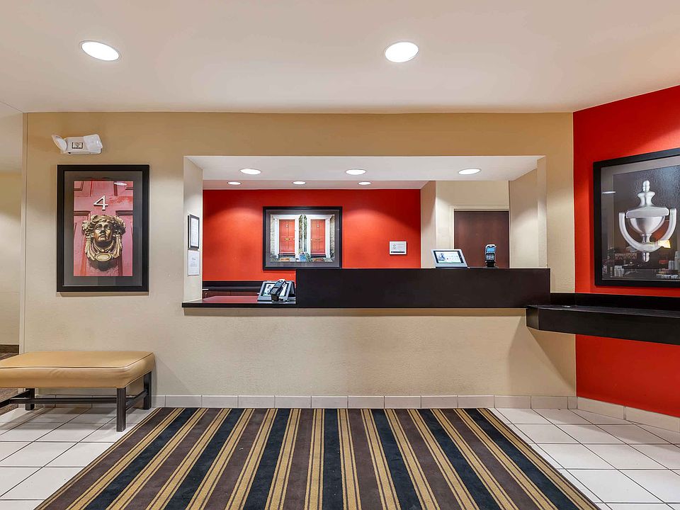 Lobby and Guest Check-in