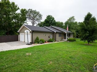 101 E 6th St, Maple Hill, KS 66507