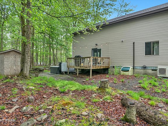 3rd image of 1460 Waterfront Dr