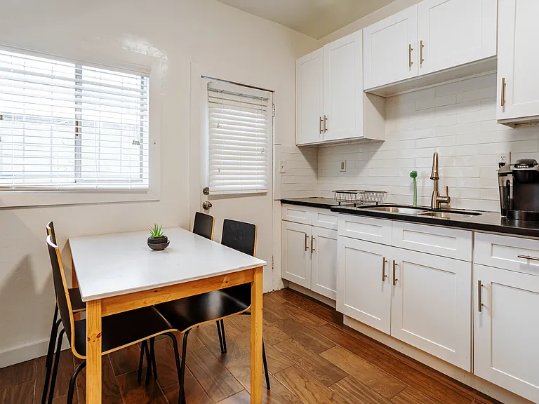 1806 Washington Way #A — Photo 8
