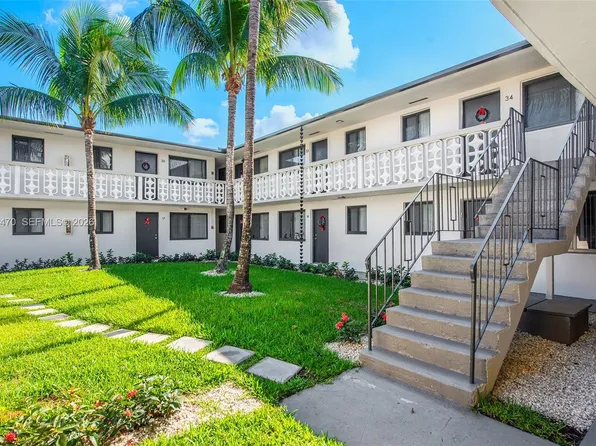 1330 W 29th St APT 40, Hialeah, FL 33012